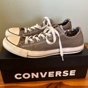 Ladies Converse Gray & White size 9 shoes